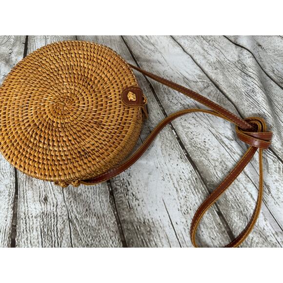 Round Rattan Crossbody Purse - Picture 5 of 7